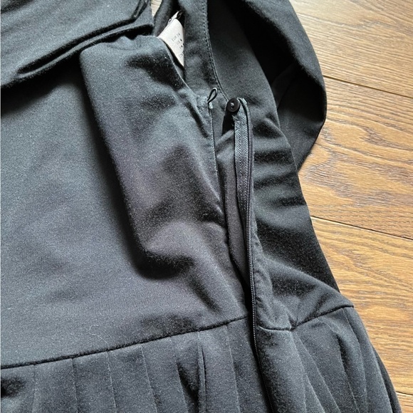 [H&M] One Shoulder Blouse - Picture 5 of 11